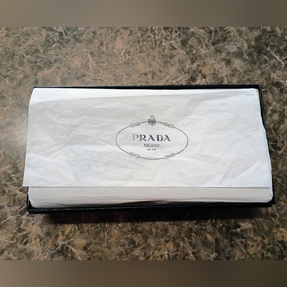 Prada Quilted Tessuto Zip Around Wallet Red Ibisco w/ Box & Auth Card. - Picture 5 of 10
